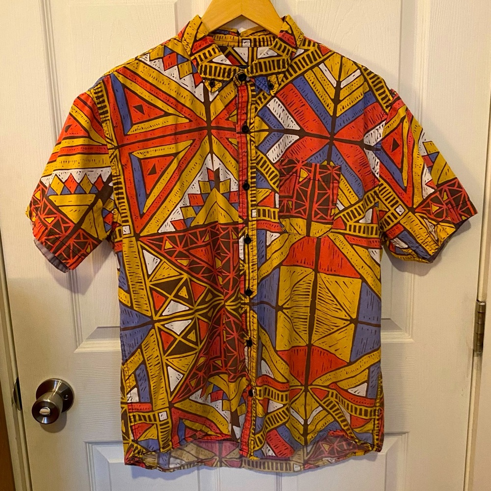 Men’s Size Large Funky Geometric Print Short Sleeve Button Up Shirt